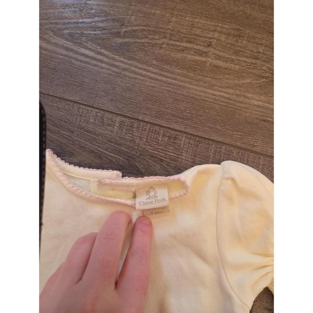 Vintage classic pooh outfit‎ 9 mos